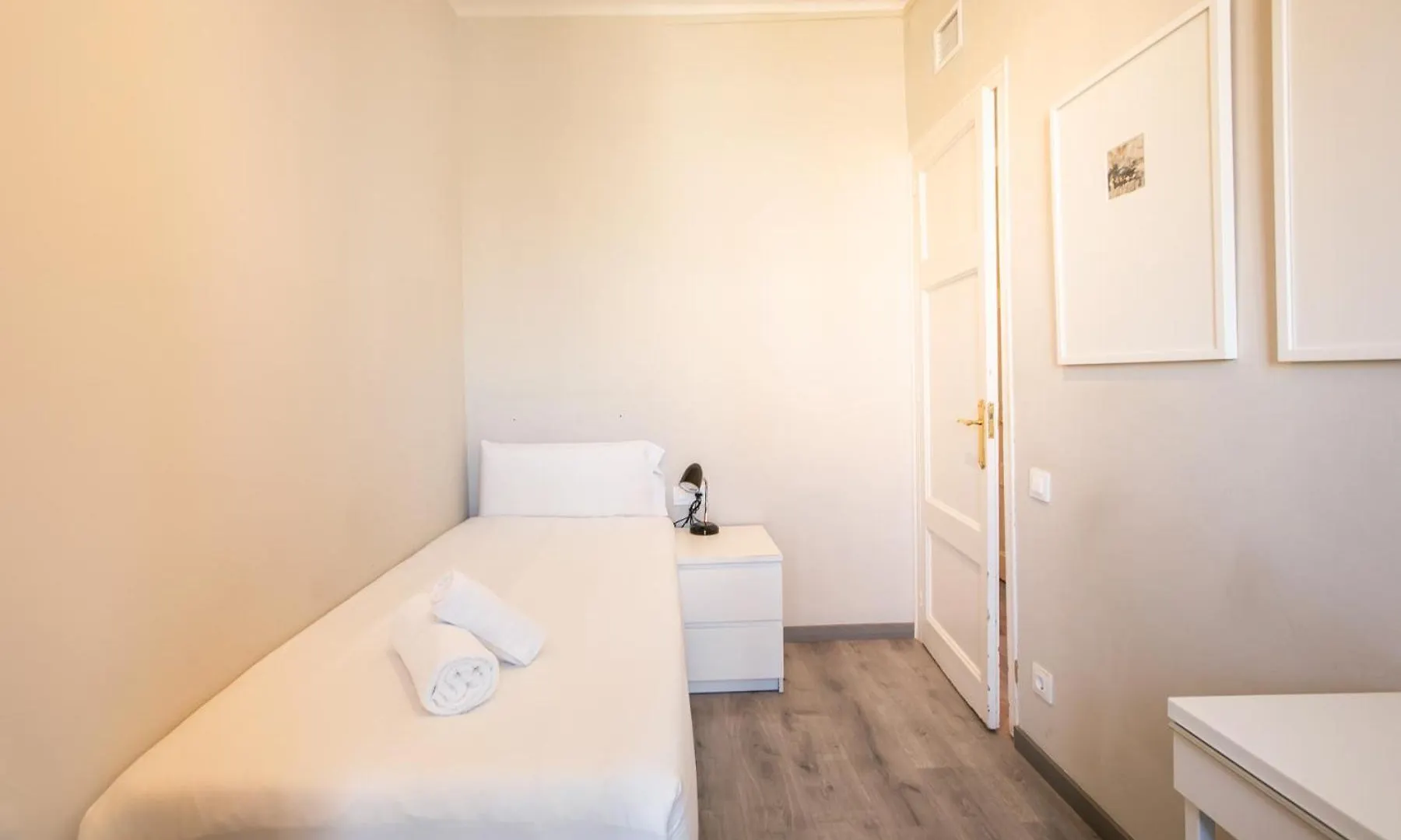 51Abpar1111 - Apartment In Paralelo Barcelona Spanien
